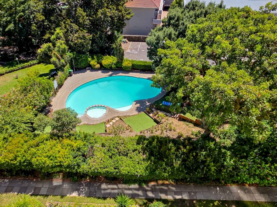 To Let 2 Bedroom Property for Rent in Green Point Western Cape